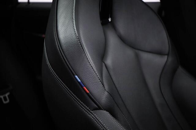 BMW 2-SERIE Gran Coupé M235i xDrive High Executive Edition | PANORAMADAK | HARMAN KARDON | LEDER