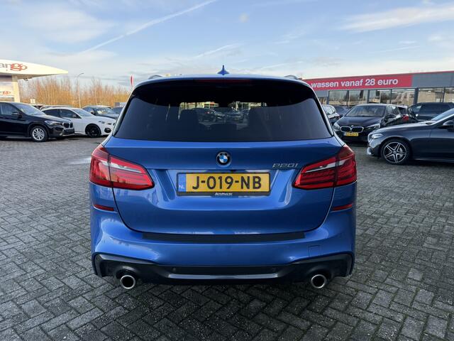 BMW 2-SERIE Active Tourer 220i High Executive M Sport Trekhaak Achteruitrijcamera Stoelverwarming LED