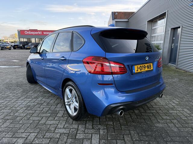 BMW 2-SERIE Active Tourer 220i High Executive M Sport Trekhaak Achteruitrijcamera Stoelverwarming LED