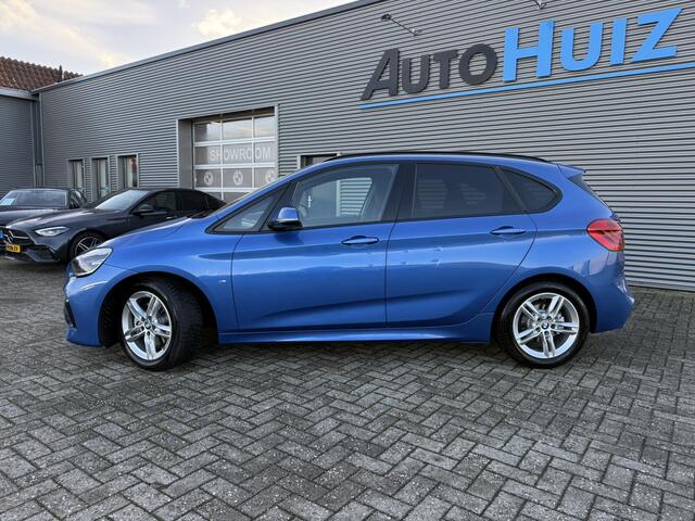BMW 2-SERIE Active Tourer 220i High Executive M Sport Trekhaak Achteruitrijcamera Stoelverwarming LED