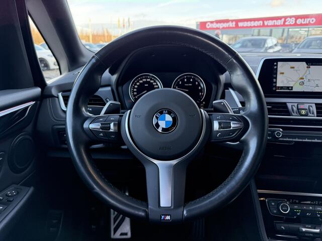 BMW 2-SERIE Active Tourer 220i High Executive M Sport Trekhaak Achteruitrijcamera Stoelverwarming LED