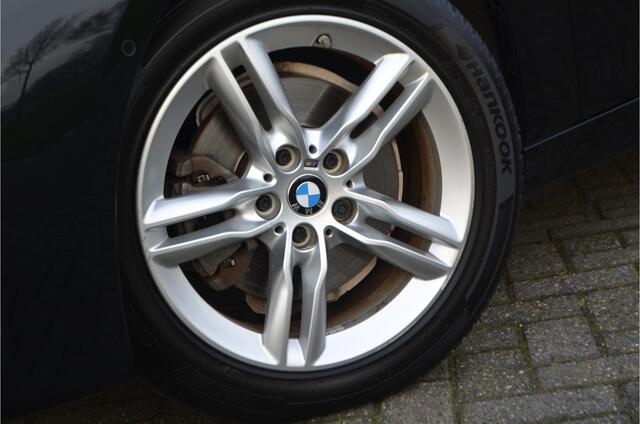BMW 2-SERIE Active Tourer 220i Autom. M Sport Stoelverwarming Achteruitrijcamera Trekhaak afn.