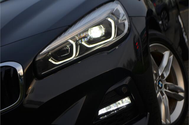 BMW 2-SERIE Active Tourer 220i Autom. M Sport Stoelverwarming Achteruitrijcamera Trekhaak afn.