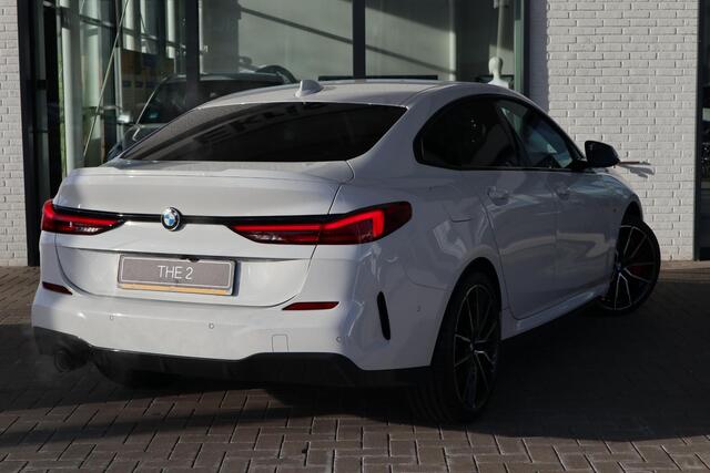 BMW 2-SERIE Coupé 218i | M Sportpakket pro | Model M Sport | Convenience Pack