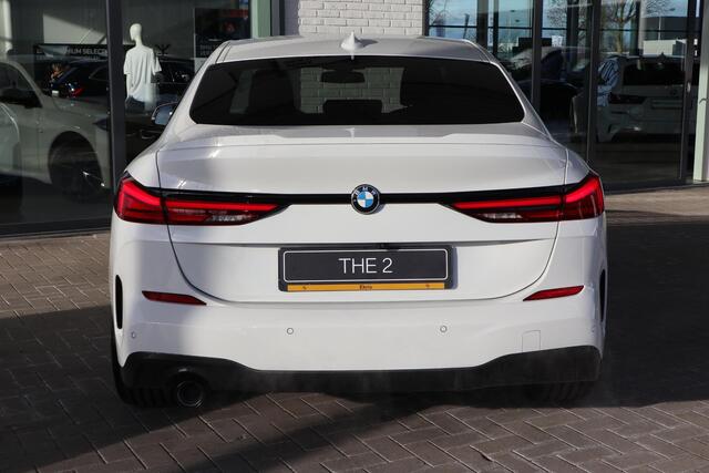 BMW 2-SERIE Coupé 218i | M Sportpakket pro | Model M Sport | Convenience Pack
