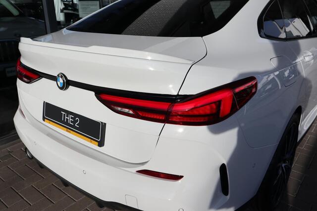 BMW 2-SERIE Coupé 218i | M Sportpakket pro | Model M Sport | Convenience Pack