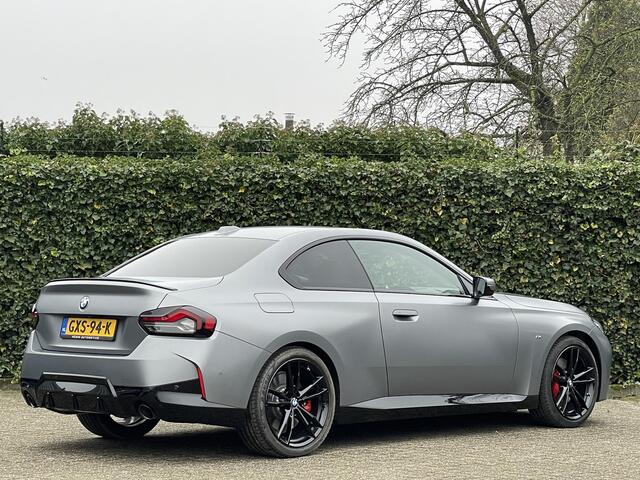 BMW 2-SERIE Coupé 220i | Frozen Pure Grey | M-Sport Pro | 19'' | Harman/Kardon | Getint Glas