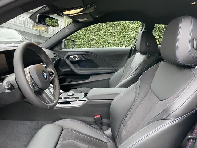 BMW 2-SERIE Coupé 220i | Frozen Pure Grey | M-Sport Pro | 19'' | Harman/Kardon | Getint Glas