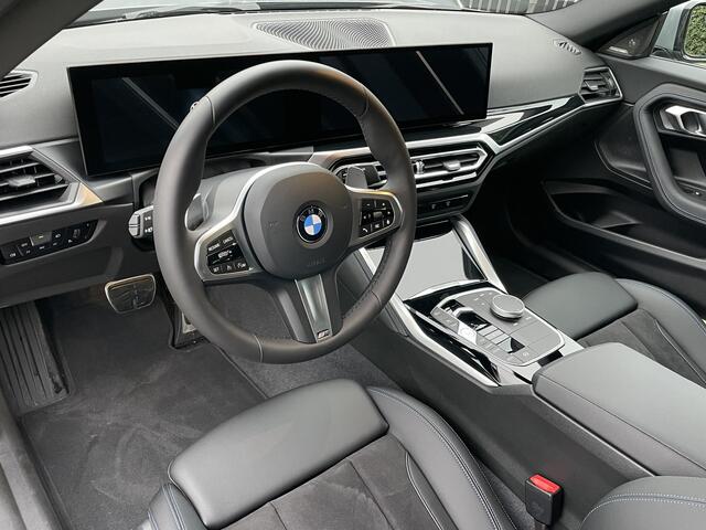 BMW 2-SERIE Coupé 220i | Frozen Pure Grey | M-Sport Pro | 19'' | Harman/Kardon | Getint Glas