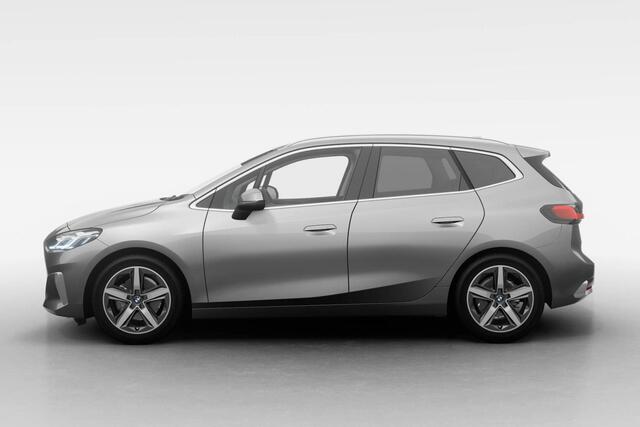 BMW 2-SERIE Active Tourer 220i | Luxury Line | Premium Pack | Travel Pack