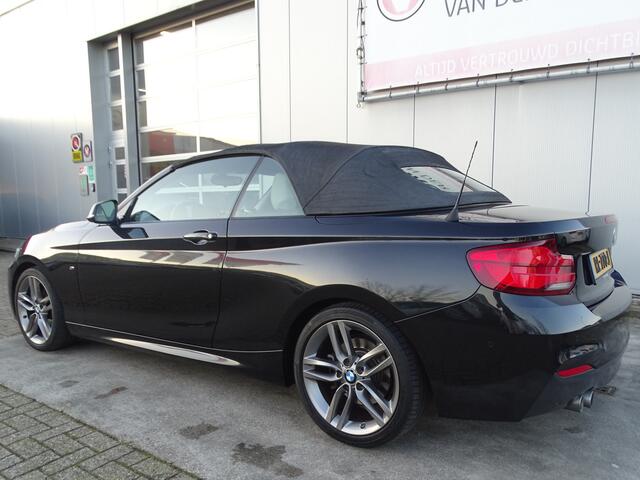 BMW 2-SERIE 220i Cabrio AUT High Executive M PAKKET, Leder, NAVI, Camera, Compleet!