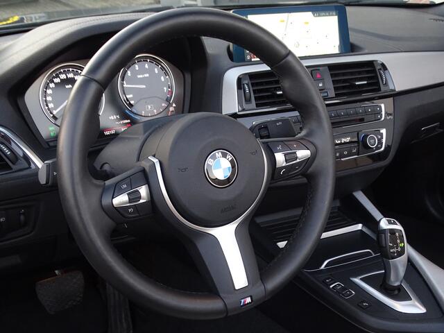 BMW 2-SERIE 220i Cabrio AUT High Executive M PAKKET, Leder, NAVI, Camera, Compleet!