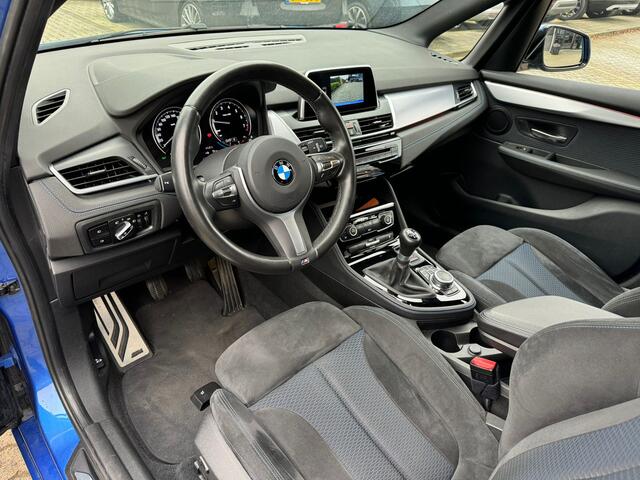BMW 2-SERIE Active Tourer 216i M Pakket navi, trekhaak, cruise