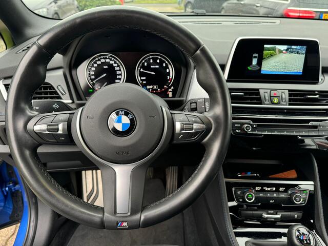 BMW 2-SERIE Active Tourer 216i M Pakket navi, trekhaak, cruise