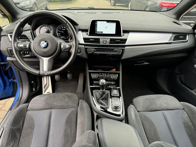 BMW 2-SERIE Active Tourer 216i M Pakket navi, trekhaak, cruise