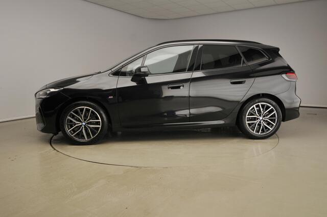 BMW 2-SERIE Active Tourer 218i | M-Sportpakket | LED | Navigatie | Trekhaak | Schuifdak | Keyles go | DAB | Alu 18 inch