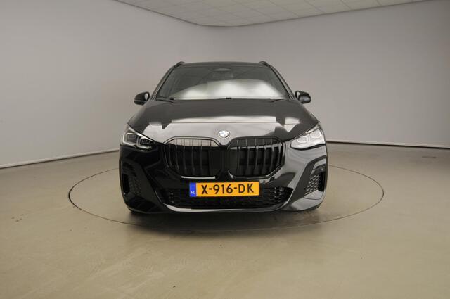 BMW 2-SERIE Active Tourer 218i | M-Sportpakket | LED | Navigatie | Trekhaak | Schuifdak | Keyles go | DAB | Alu 18 inch