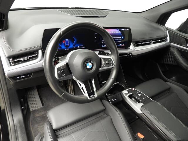 BMW 2-SERIE Active Tourer 218i | M-Sportpakket | LED | Navigatie | Trekhaak | Schuifdak | Keyles go | DAB | Alu 18 inch