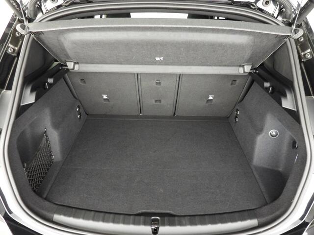 BMW 2-SERIE Active Tourer 218i | M-Sportpakket | LED | Navigatie | Trekhaak | Schuifdak | Keyles go | DAB | Alu 18 inch