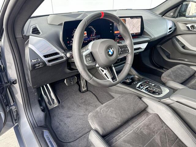 BMW 2-SERIE Gran Coupe M235 M-Pro / M-Stoelen / Panoramadak / Stoelverwarming / Head up Display / Harman Kardon Audio