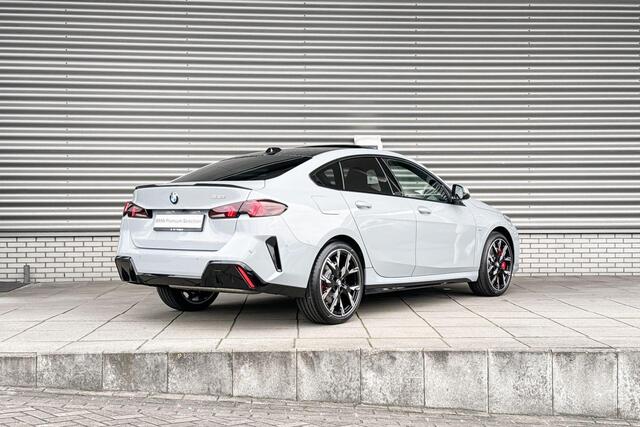 BMW 2-SERIE Gran Coupé 220 M Sportpakket Pro / Innovation Pack