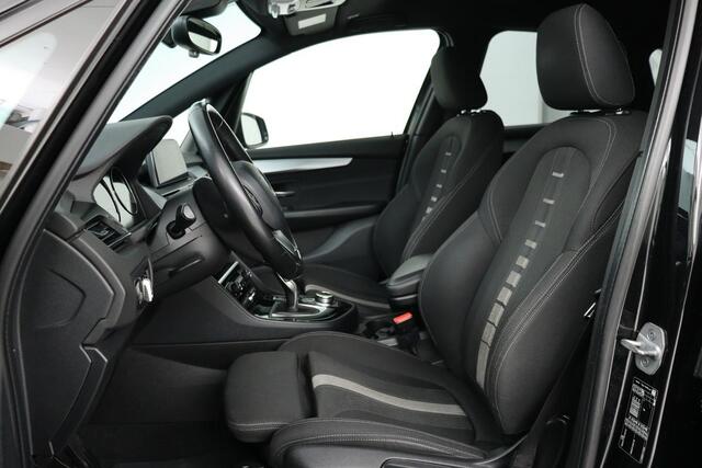 BMW 2-SERIE Active Tourer 218i Executive | Stoelverwarming | Full LED | Sportstoelen | Navigatie | Climate control | Keyless | PDC | Cruise control | Bluetooth