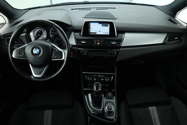 BMW 2-SERIE Active Tourer 218i Executive | Stoelverwarming | Full LED | Sportstoelen | Navigatie | Climate control | Keyless | PDC | Cruise control | Bluetooth