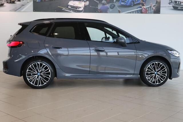 BMW 2-SERIE Active Tourer 225e xDrive M Sportpakket | Premium Pack | Travel Pack | Driving Assistant Plus