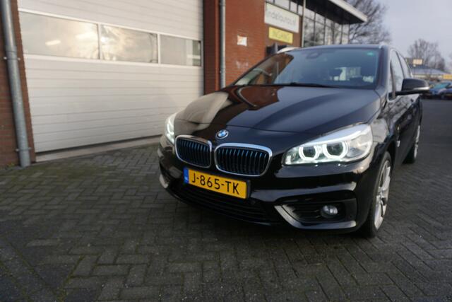 BMW 2-SERIE Active Tourer 225XE IPERFORMANCE HIGH EXECUTIVE PANORAMADAK LED 18INCH NAVIGATIE STOELVERWARMING ECC AIRCO CRUISECONTROL PARKEERSENSOREN V+A CHROOM ENZ...