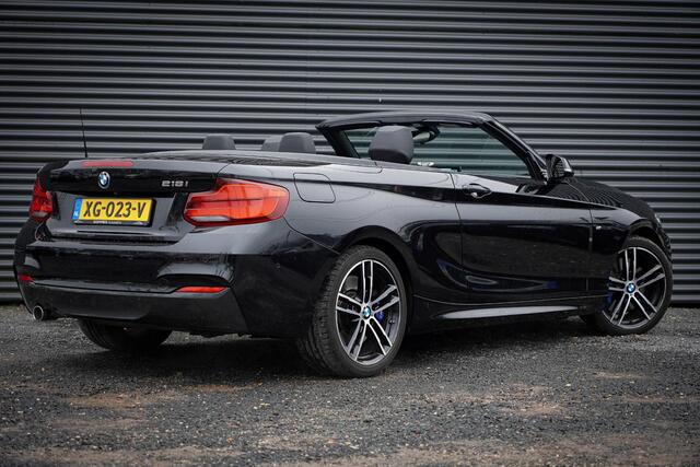 BMW 2-SERIE Cabrio 218i High Executive M-Sport / Aut / NL Auto / HiFi / Leder / Carplay
