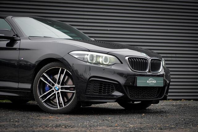 BMW 2-SERIE Cabrio 218i High Executive M-Sport / Aut / NL Auto / HiFi / Leder / Carplay