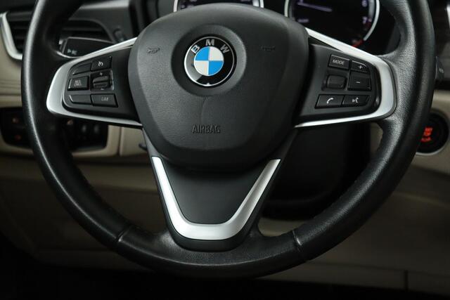 BMW 2-SERIE Active Tourer 218i High Executive | Luxury Line | Leder | Stoelverwarming | Camera | Head-Up | Navigatie | Full LED | PDC | Climate control