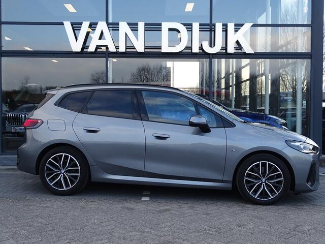BMW 2-SERIE Active Tourer 218i M Sportpakket Pano.Dak Premium Pack Ada.Led Comfortsluiting Apple-Carplay 18'' LM Velgen