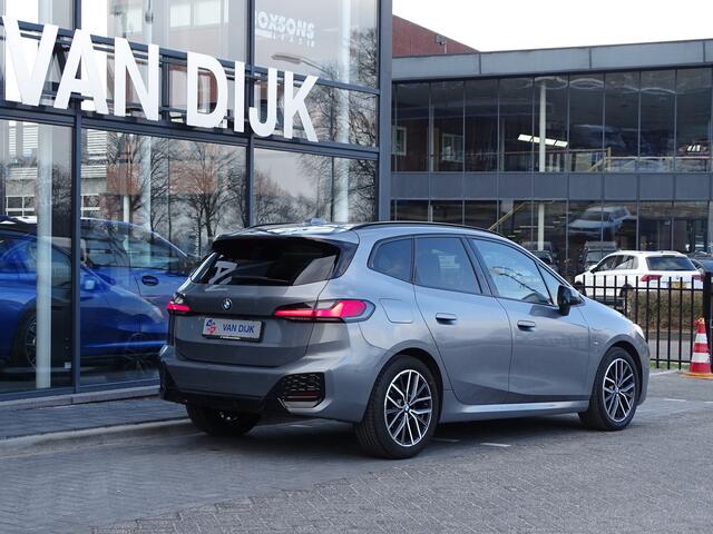 BMW 2-SERIE Active Tourer 218i M Sportpakket Pano.Dak Premium Pack Ada.Led Comfortsluiting Apple-Carplay 18'' LM Velgen