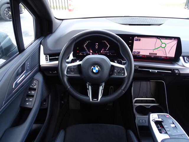 BMW 2-SERIE Active Tourer 218i M Sportpakket Pano.Dak Premium Pack Ada.Led Comfortsluiting Apple-Carplay 18'' LM Velgen