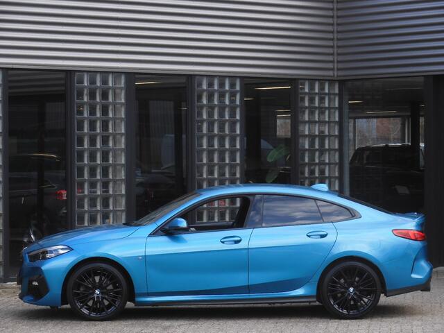 BMW 2-SERIE GRAN COUPE 220i M-SPORT/ PARKING PACK/ HiFi/ 19INCH NIEUWE VELGEN