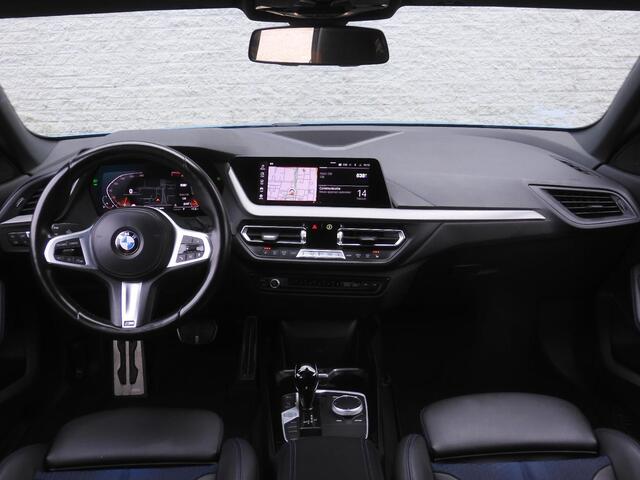 BMW 2-SERIE GRAN COUPE 220i M-SPORT/ PARKING PACK/ HiFi/ 19INCH NIEUWE VELGEN