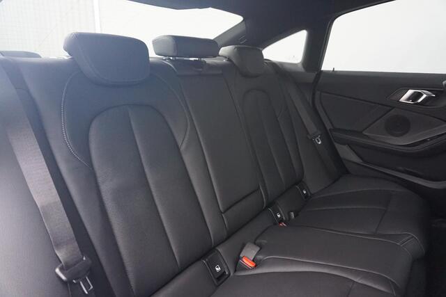 BMW 2-SERIE Gran Coupé 218i M Sport / Stoel- en Stuurverwarming / Elektrische Stoelen