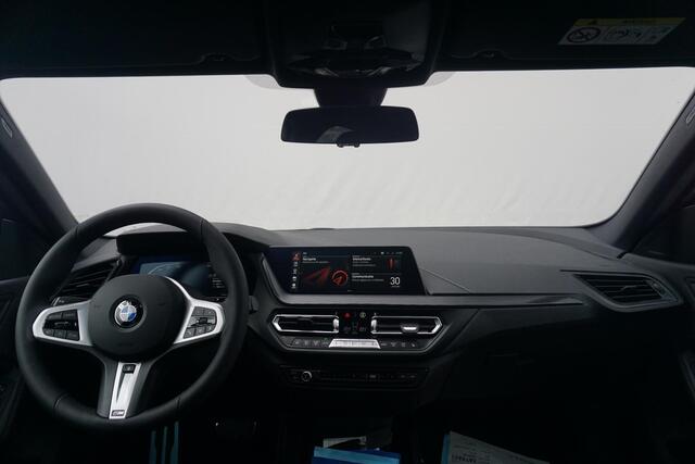 BMW 2-SERIE Gran Coupé 218i M Sport / Stoel- en Stuurverwarming / Elektrische Stoelen