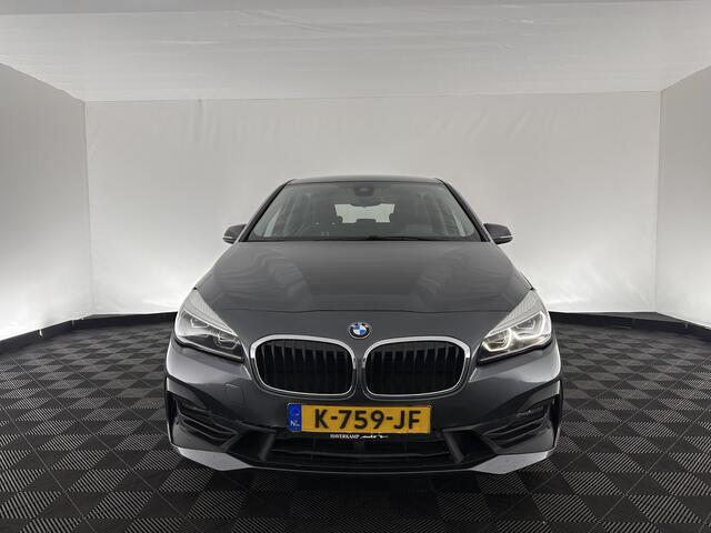BMW 2-SERIE Active Tourer 218d Executive Edition Aut. *HEAD-UP | FULL-LED | 1/2LEATHER | AMBIENTL-LIGHT | CAMERA | NAVI-FULLMAP | SPORT-SEATS | 17''ALU | ECC | PDC | CRUISE*