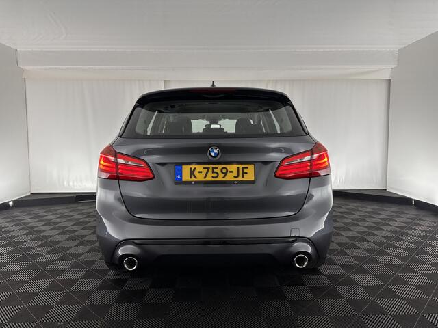 BMW 2-SERIE Active Tourer 218d Executive Edition Aut. *HEAD-UP | FULL-LED | 1/2LEATHER | AMBIENTL-LIGHT | CAMERA | NAVI-FULLMAP | SPORT-SEATS | 17''ALU | ECC | PDC | CRUISE*