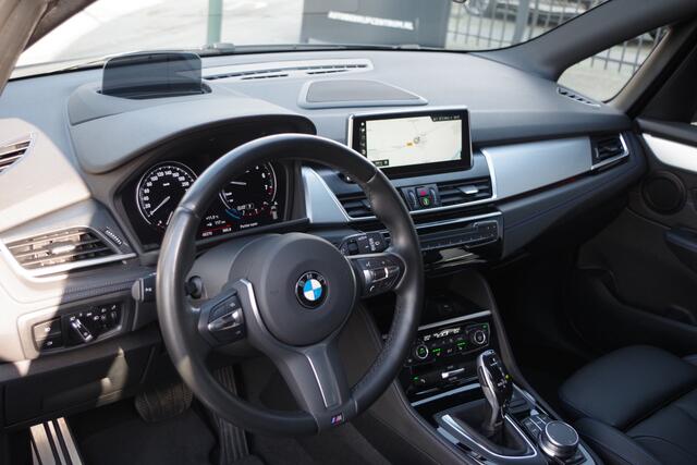 BMW 2-SERIE Active Tourer 218i 141 PK Automaat M-Sport High Executive, Leder, Head-Up, Stoelverwarming