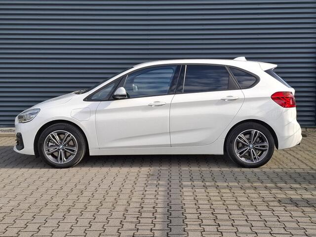 BMW 2-SERIE Active Tourer 225xe iPerformance Plug in Hybrid Dealer O.H. PHEV | Sportstoelen Verwarmd | LED Koplampen | Navigatie | Parkeersensoren Voor & Achter | Cruise Control | Climate Control |
