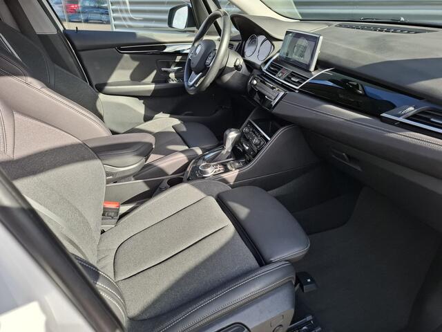 BMW 2-SERIE Active Tourer 225xe iPerformance Plug in Hybrid Dealer O.H. PHEV | Sportstoelen Verwarmd | LED Koplampen | Navigatie | Parkeersensoren Voor & Achter | Cruise Control | Climate Control |