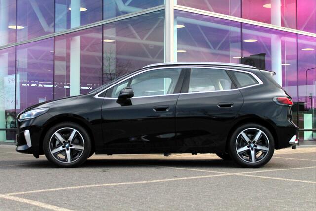 BMW 2-SERIE Active Tourer 218i High Executive Luxury Line Automaat / Trekhaak / Sportstoelen / Stoelverwarming / Adaptieve LED / Parking Assistant Plus / Head-Up / Harman Kardon / Live Cockpit Professional