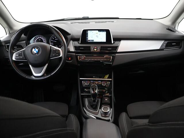 BMW 2-SERIE Active Tourer 218i Executive Launch Edition | Panoramadak | Navigatie | Parkeercamera | Elektr. Achterklep | Climate Control | Keyless Go |