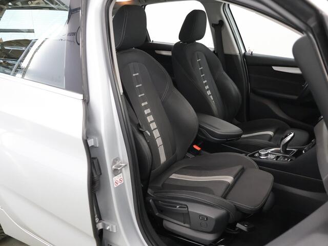 BMW 2-SERIE Active Tourer 218i Executive Launch Edition | Panoramadak | Navigatie | Parkeercamera | Elektr. Achterklep | Climate Control | Keyless Go |