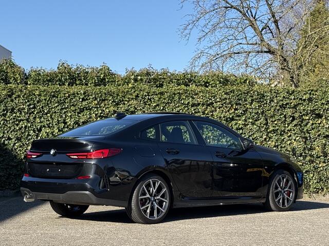 BMW 2-SERIE Gran Coupé 218i M-Sport Pro | Panorama | HiFi | M-Sportstoel | Camera | Cockpit Prof. | Shadow Line