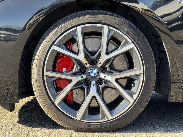 BMW 2-SERIE Gran Coupé 218i M-Sport Pro | Panorama | HiFi | M-Sportstoel | Camera | Cockpit Prof. | Shadow Line