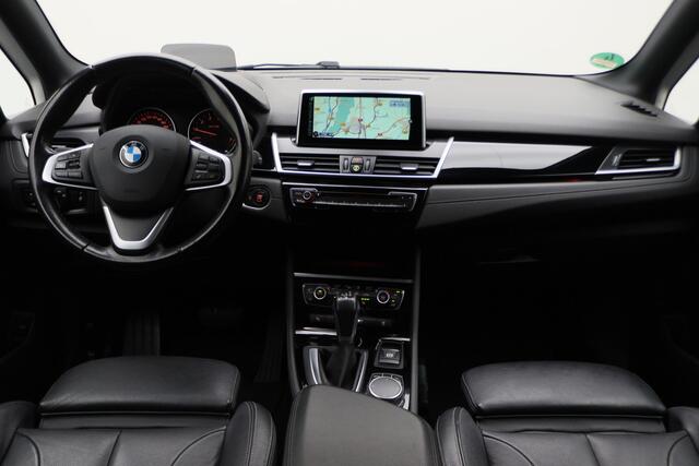 BMW 2-SERIE Active Tourer 218i Corporate Lease High Executive Leer, Head-Up, Cruise, Climate, Navigatie, Bluetooth, LED, PDC, 17''